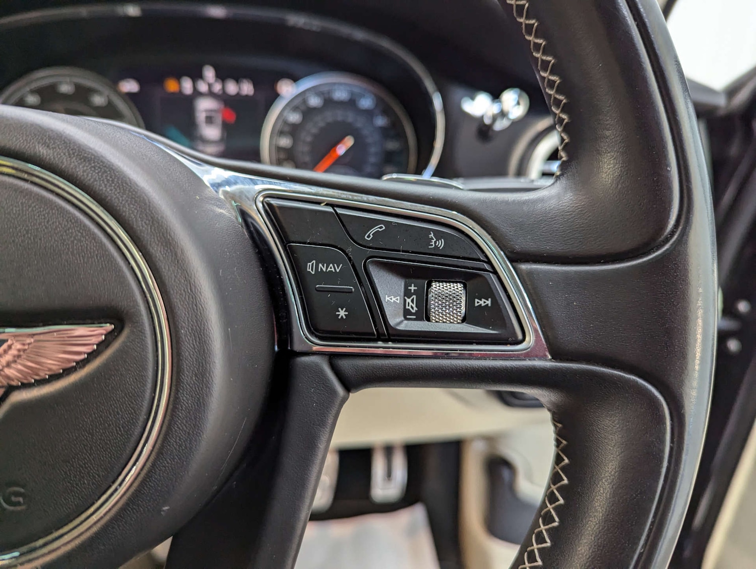 Used Bentley Bentayga 2017 for sale - 77022527: Photo 74