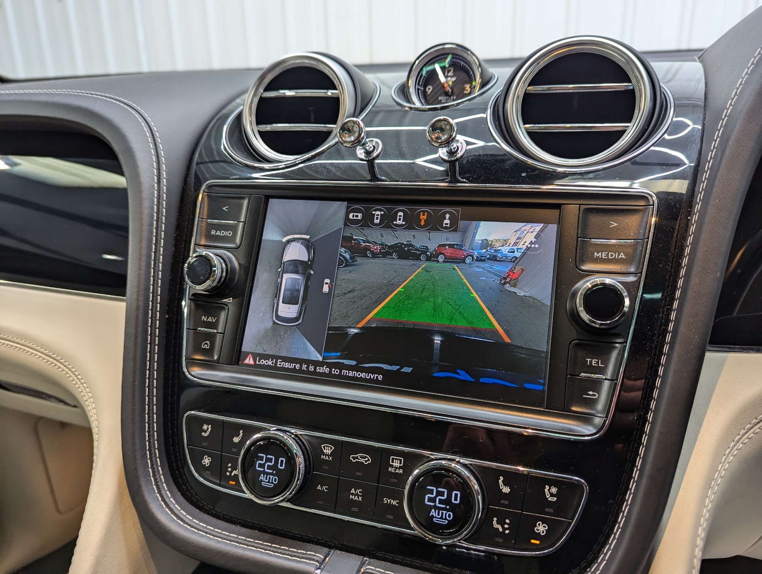 Used Bentley Bentayga 2017 for sale - 77022527: Photo 83