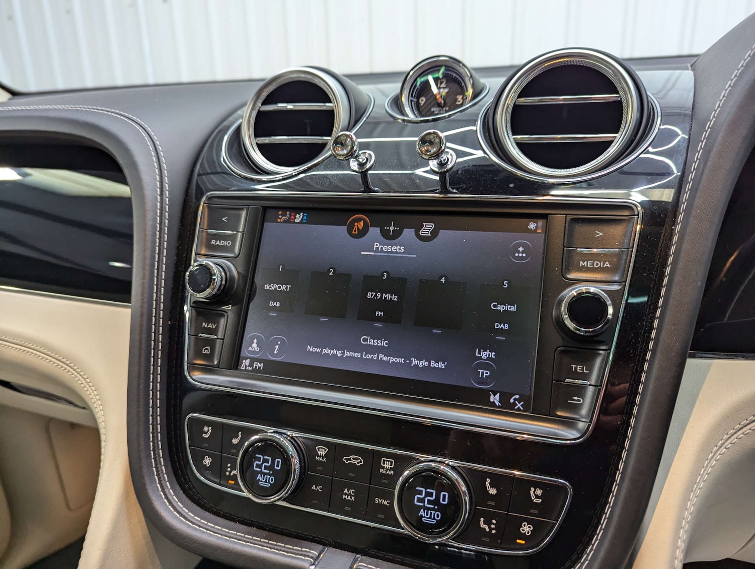 Used Bentley Bentayga 2017 for sale - 77022527: Photo 84