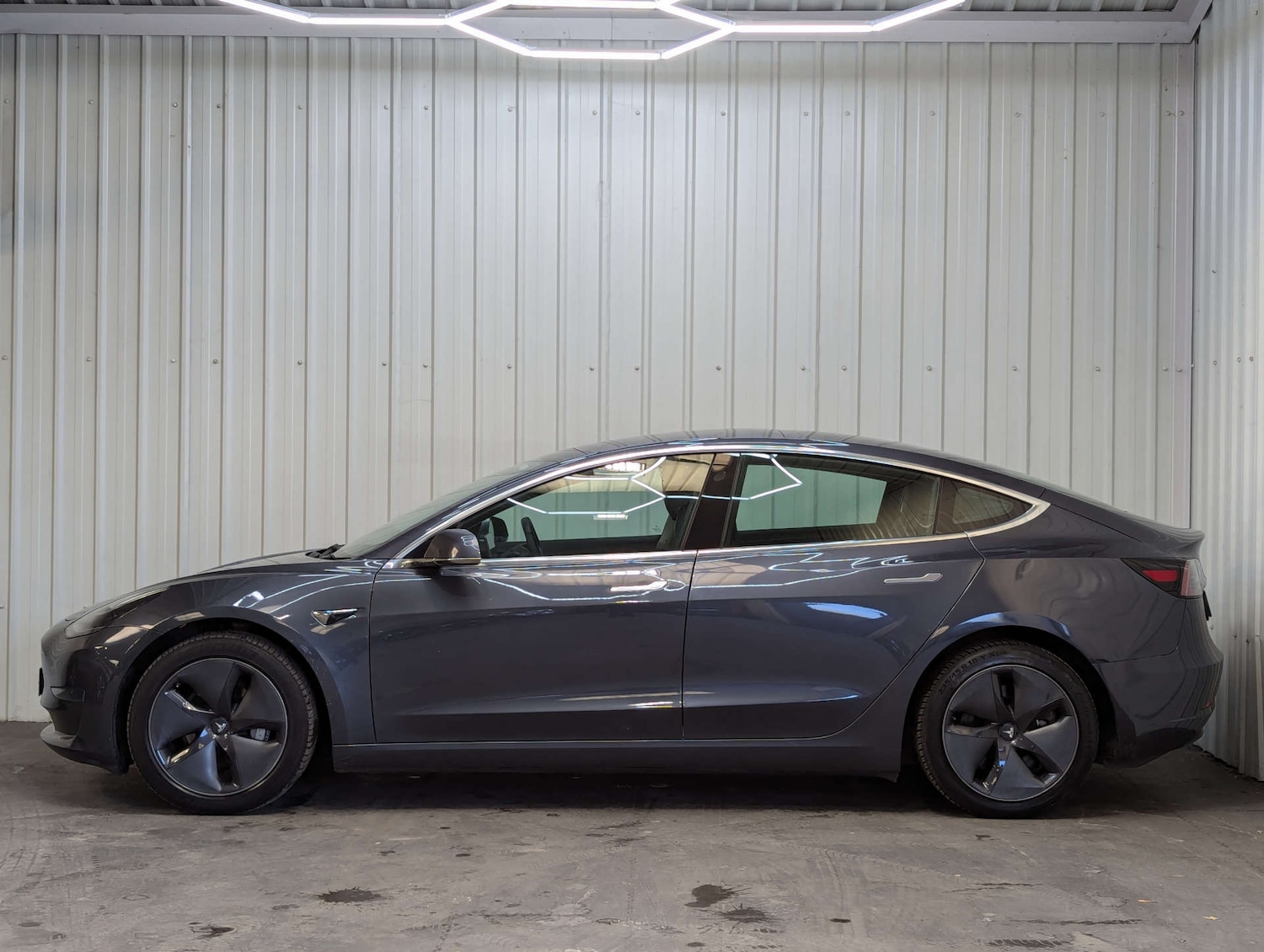 Used Tesla Model 3 2019 for sale - 76577477: Photo 16