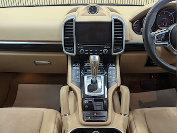 Used Porsche Cayenne 2016 for sale - 79524452: Photo