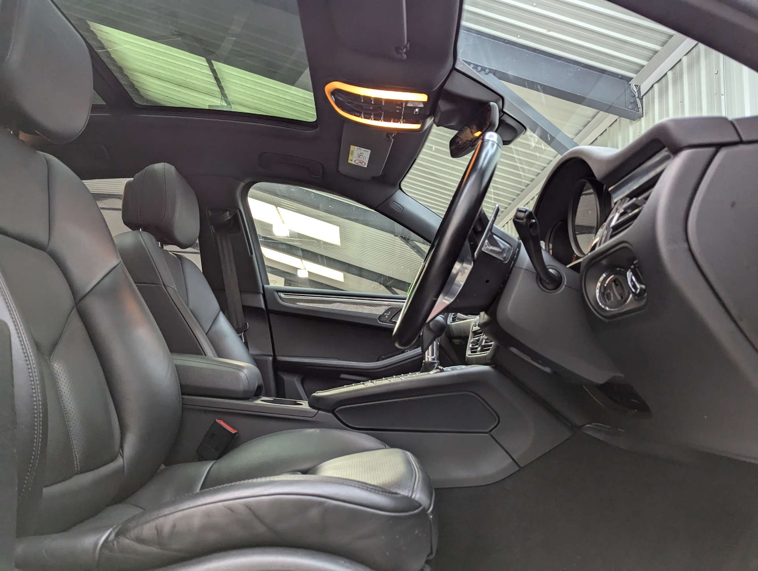 Used Porsche Macan 2019 for sale - 76497670: Photo 52