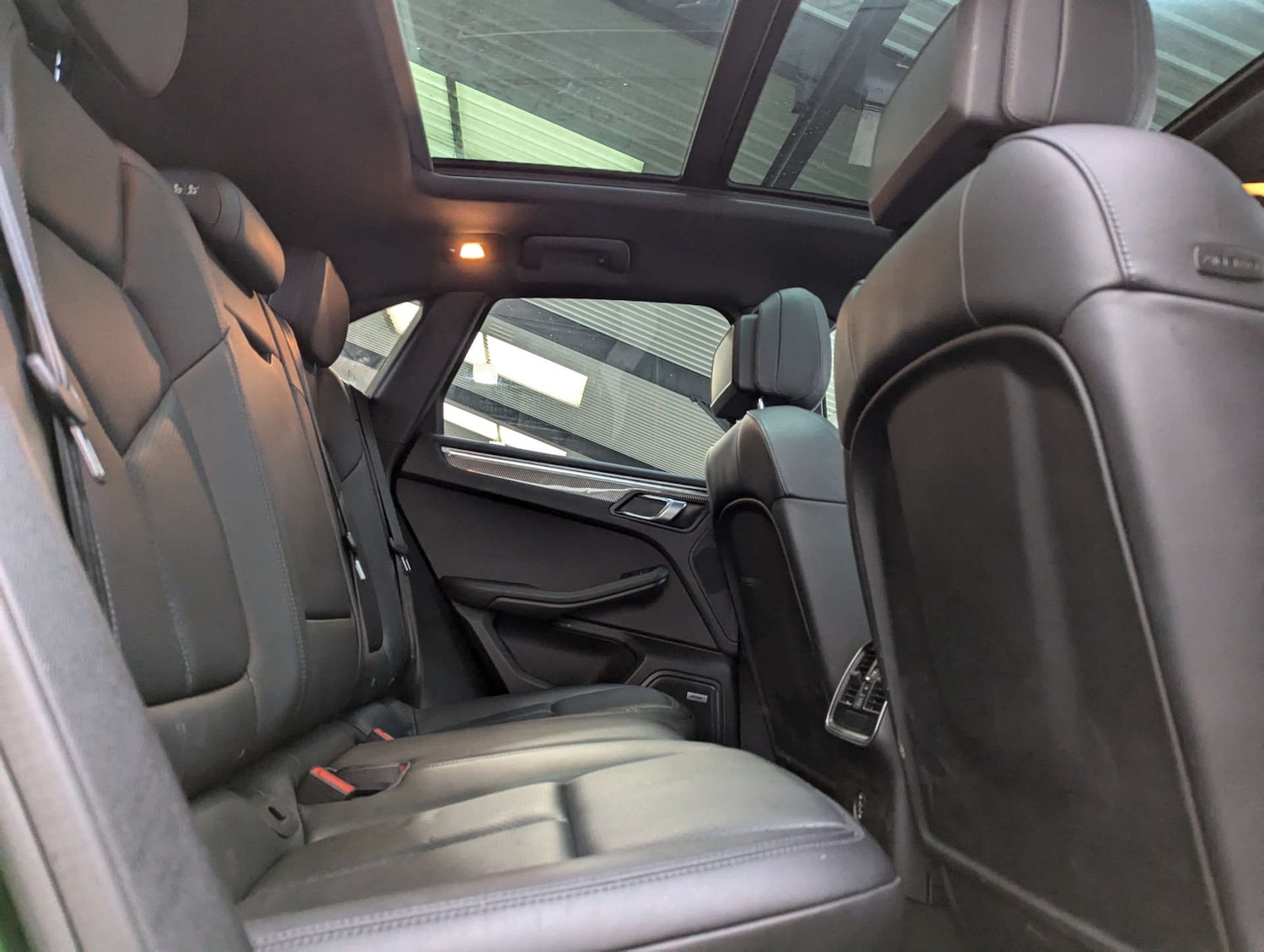 Used Porsche Macan 2019 for sale - 76497670: Photo 63