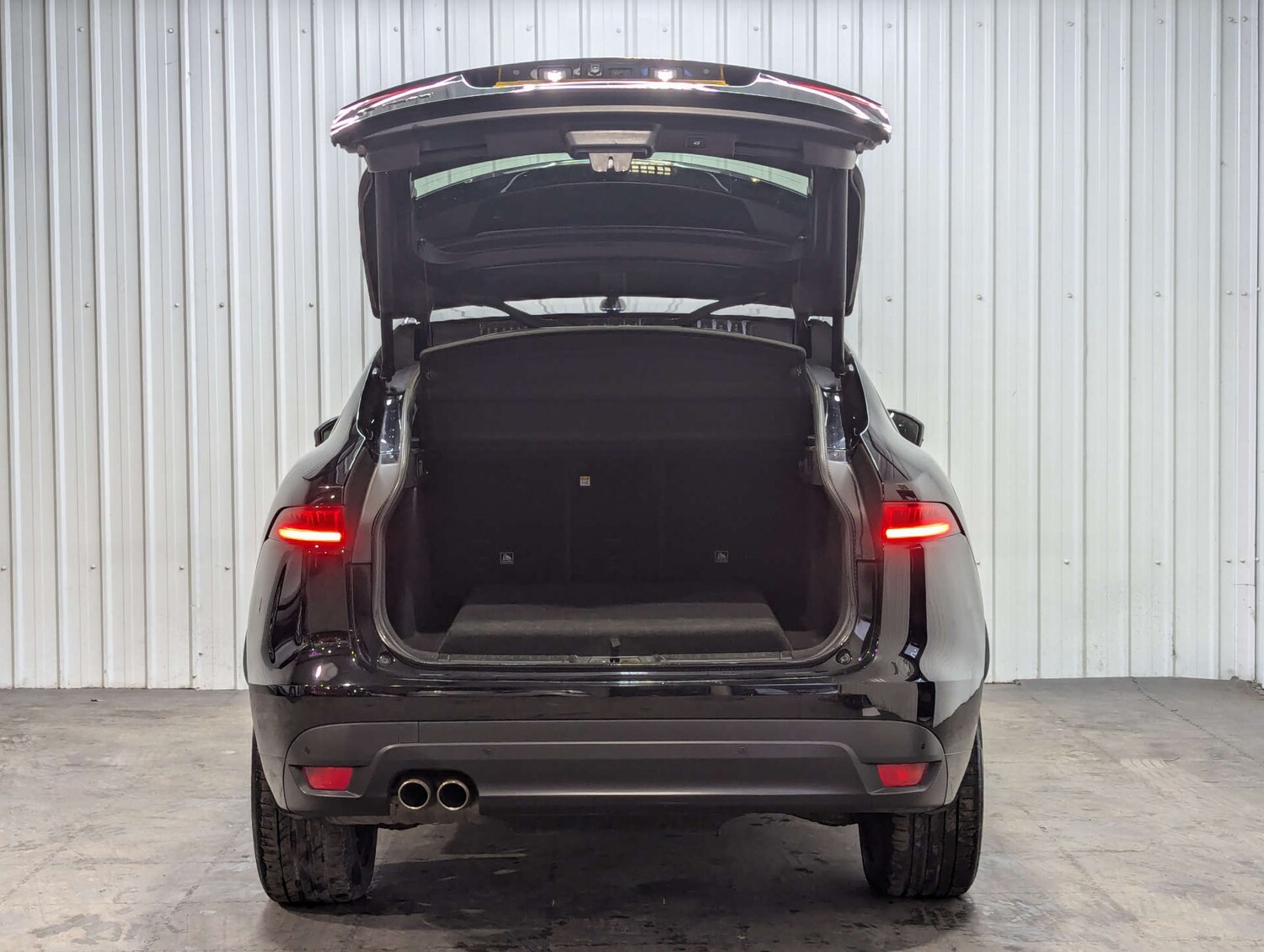 Used Jaguar F-Pace 2018 for sale - 76978043: Photo 43