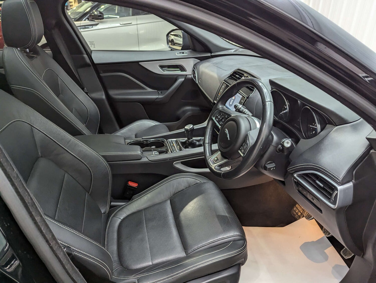 Used Jaguar F-Pace 2018 for sale - 76978043: Photo 47