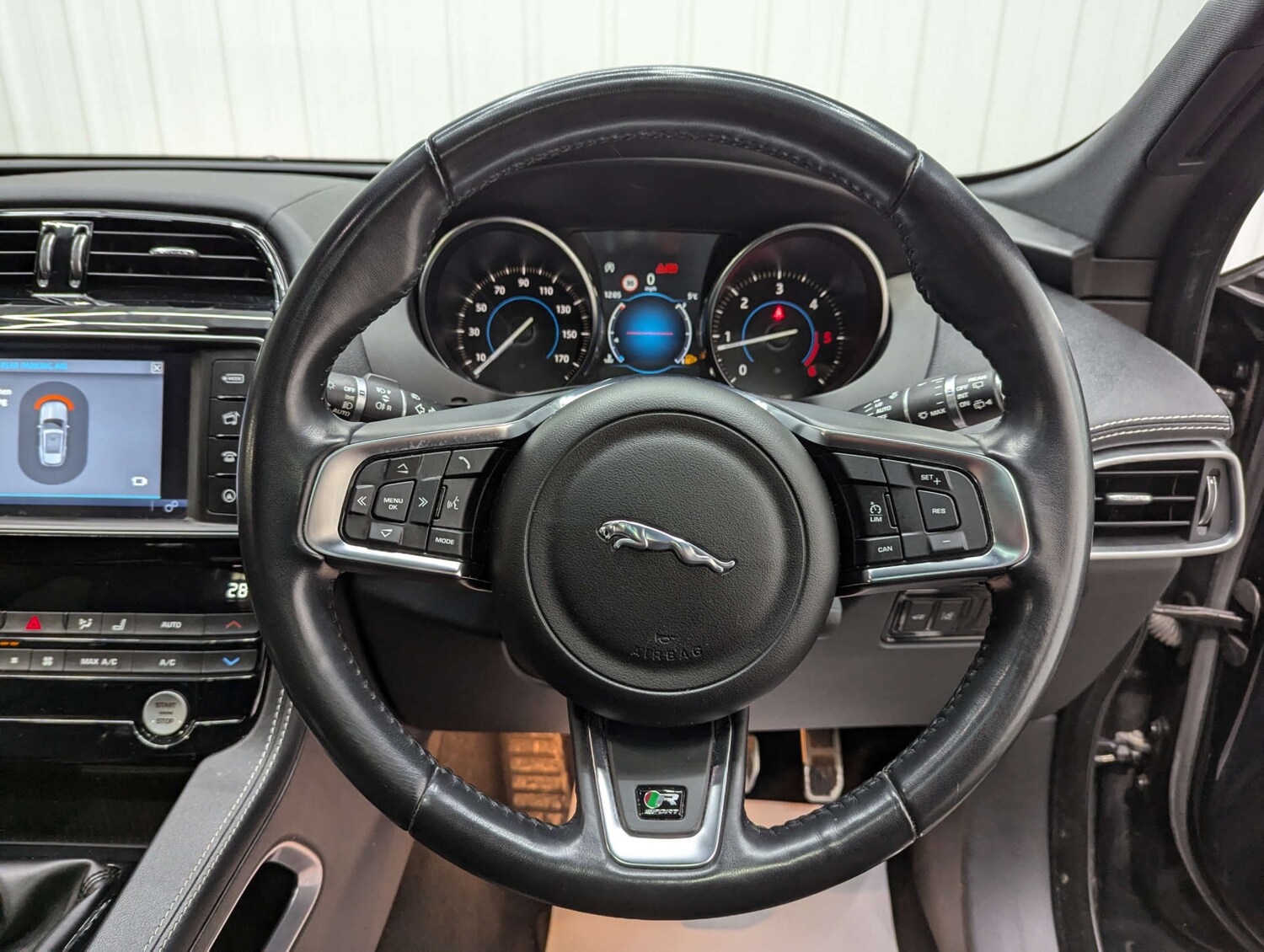 Used Jaguar F-Pace 2018 for sale - 76978043: Photo 73