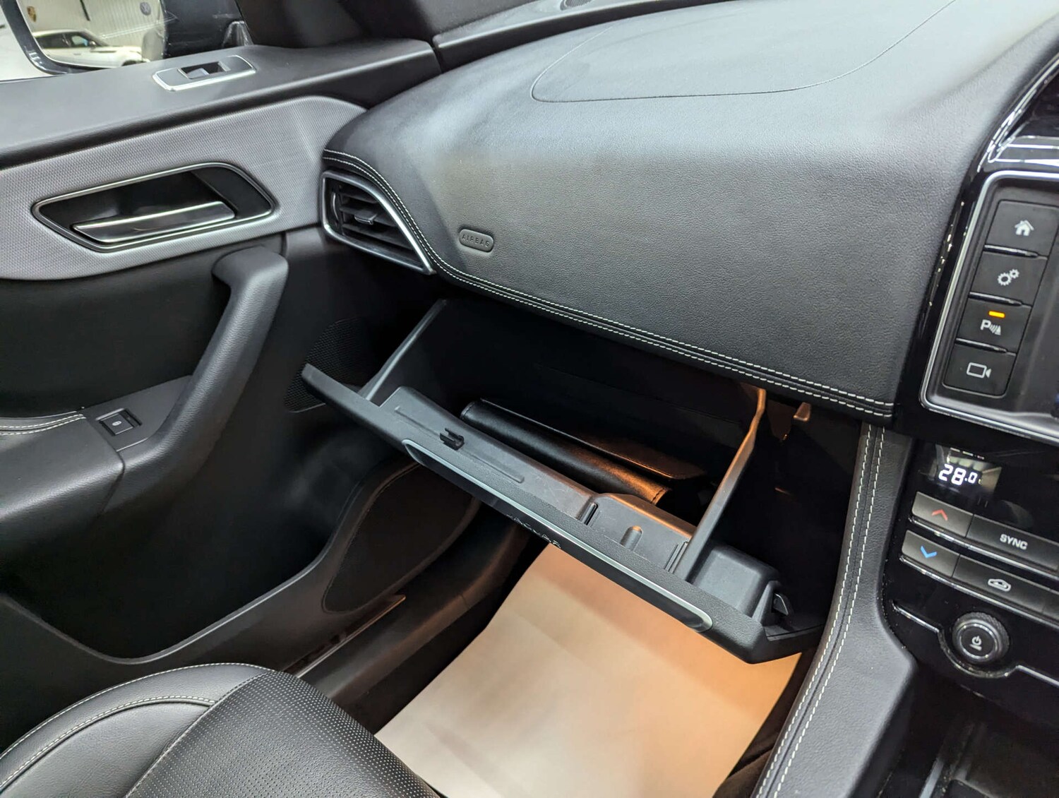 Used Jaguar F-Pace 2018 for sale - 76978043: Photo 83