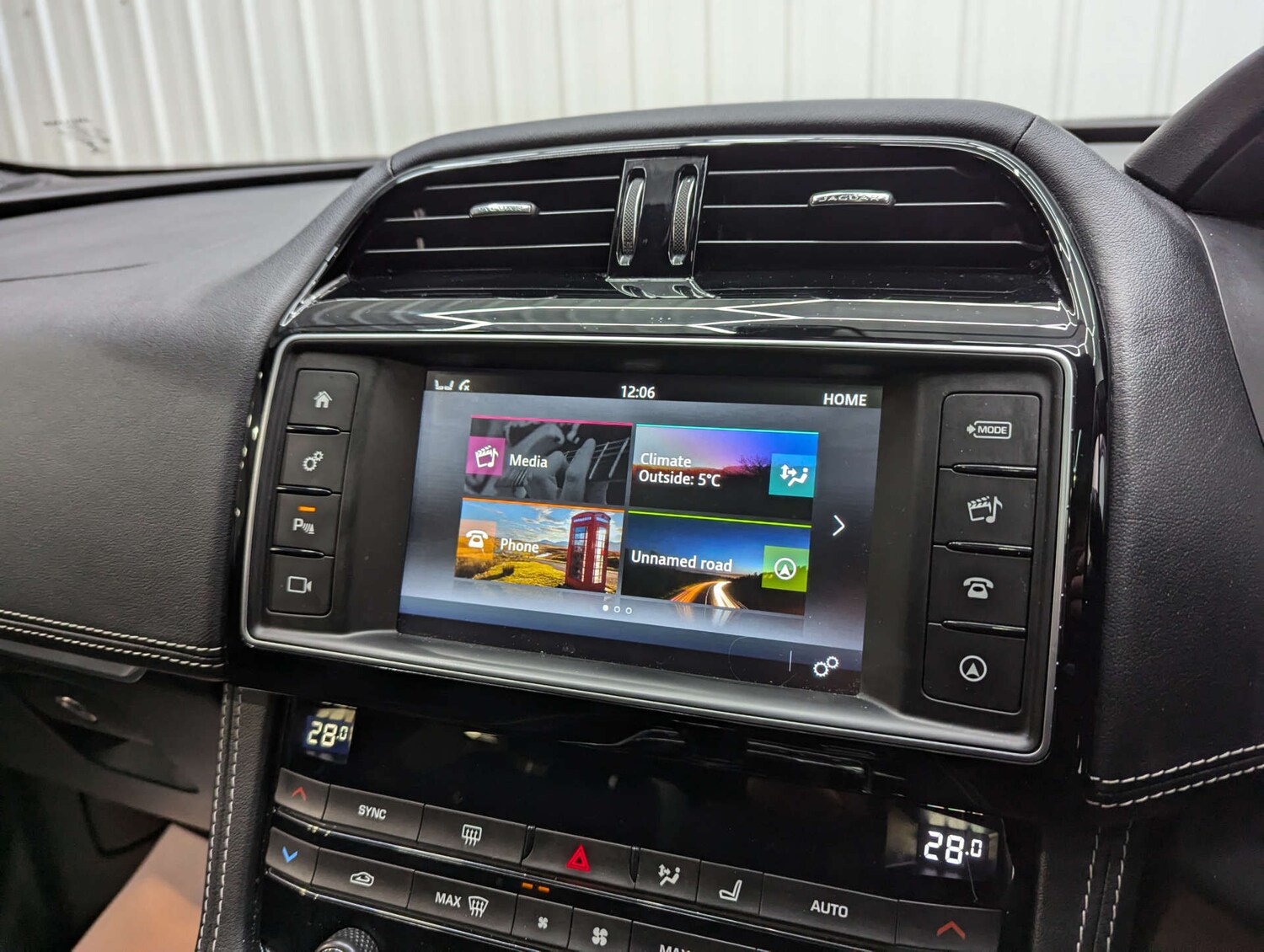 Used Jaguar F-Pace 2018 for sale - 76978043: Photo 85