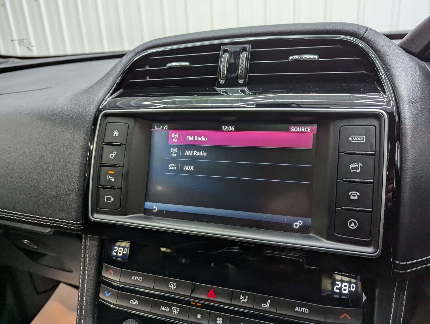 Used Jaguar F-Pace 2018 for sale - 76978043: Photo 87