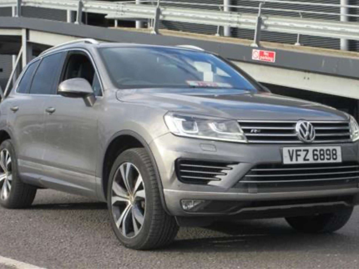 Used Volkswagen Touareg 2015 for sale - 76600746: Photo 1