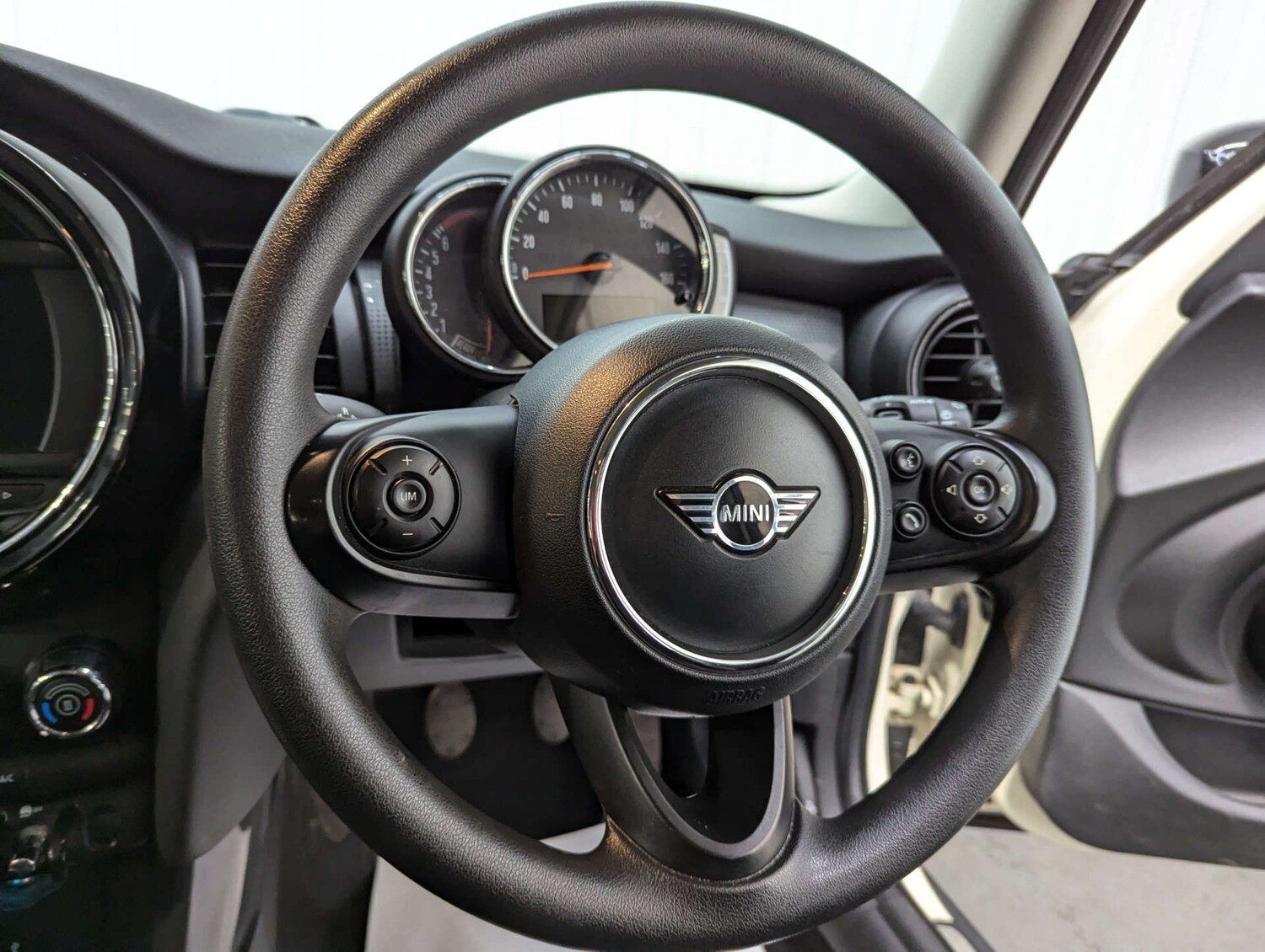 Used MINI Hatch 2019 for sale - 76401883: Photo 76