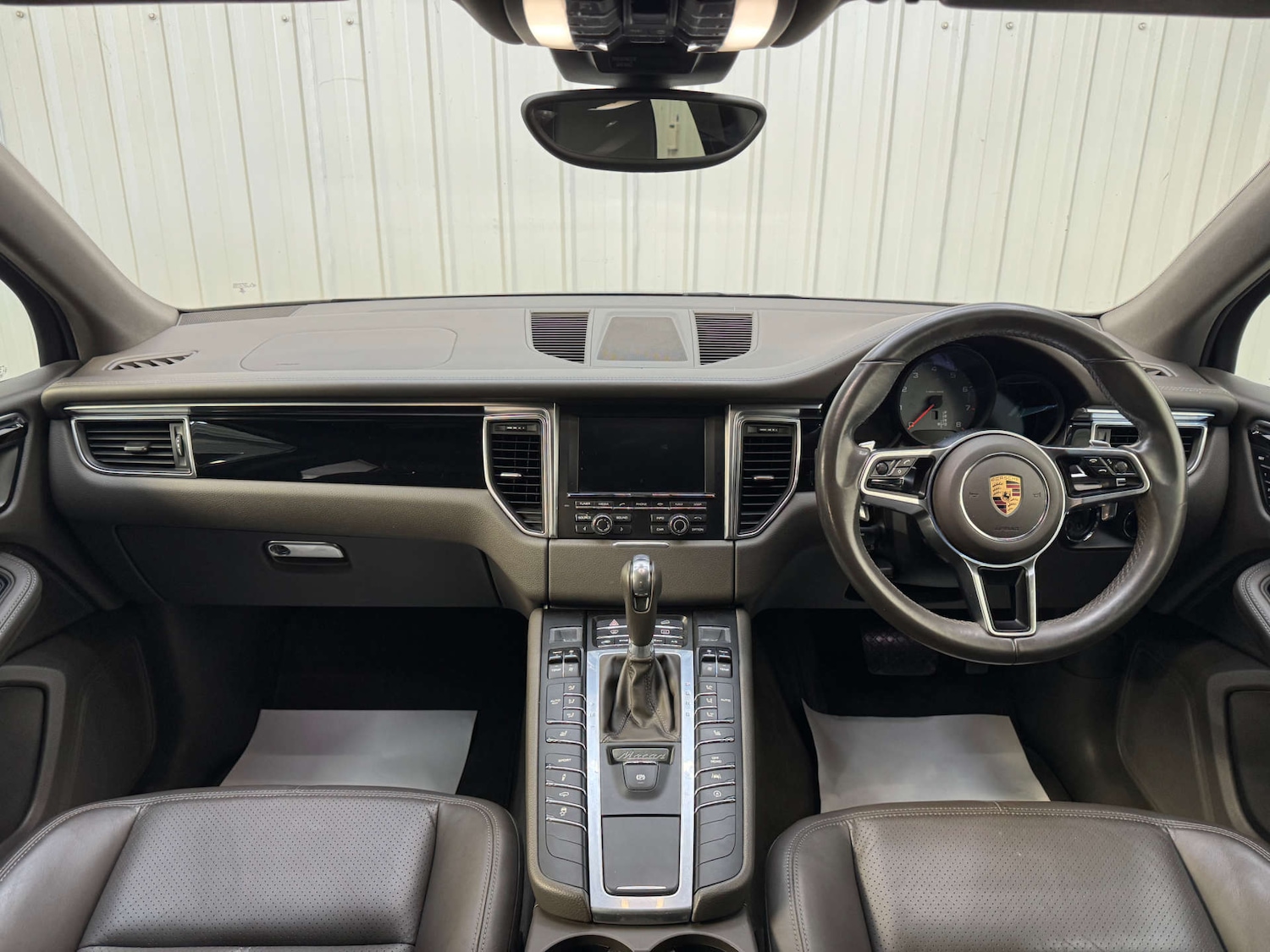 Used Porsche Macan 2015 for sale - 76023345: Photo 2