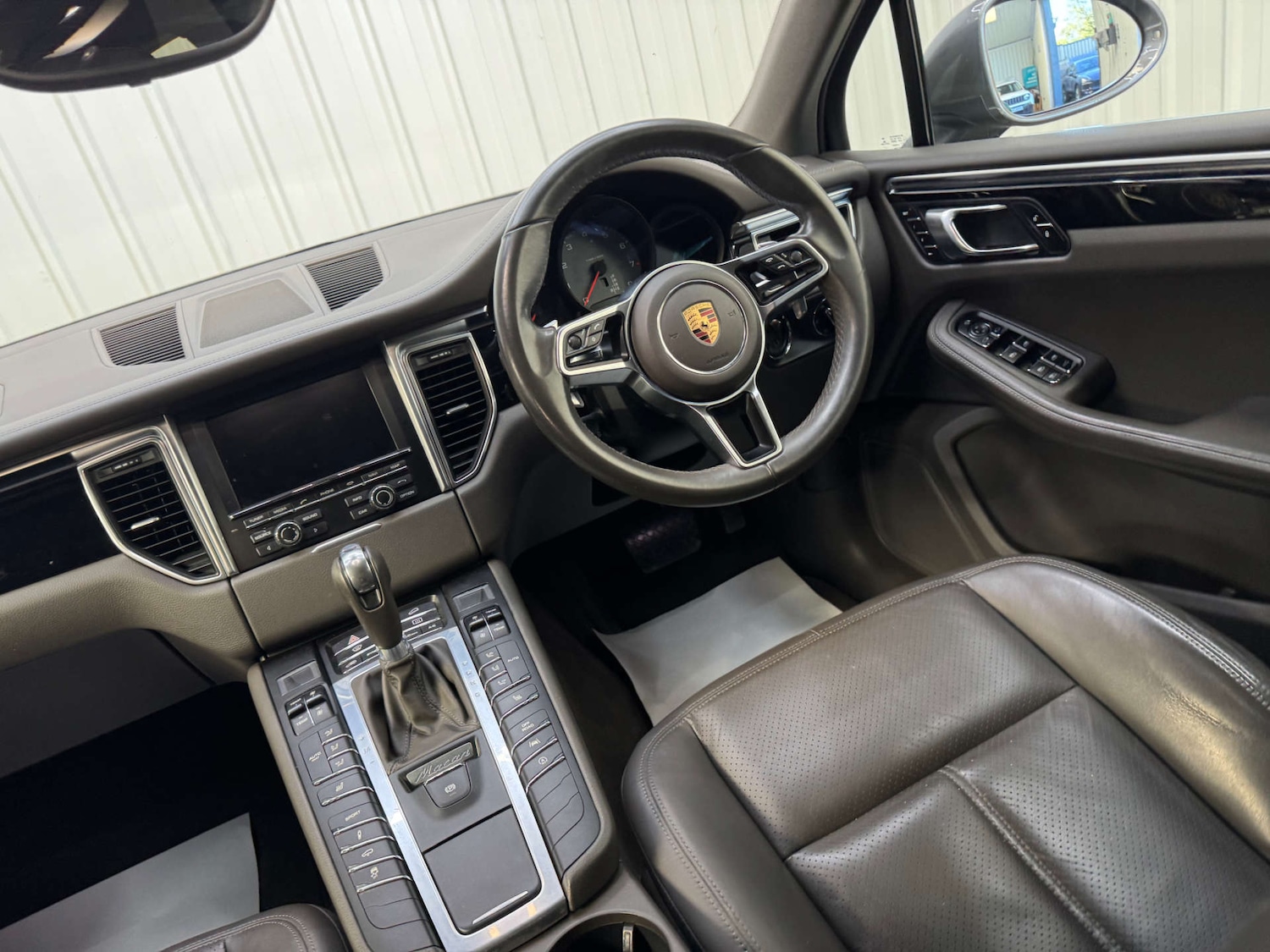 Used Porsche Macan 2015 for sale - 76023345: Photo 49