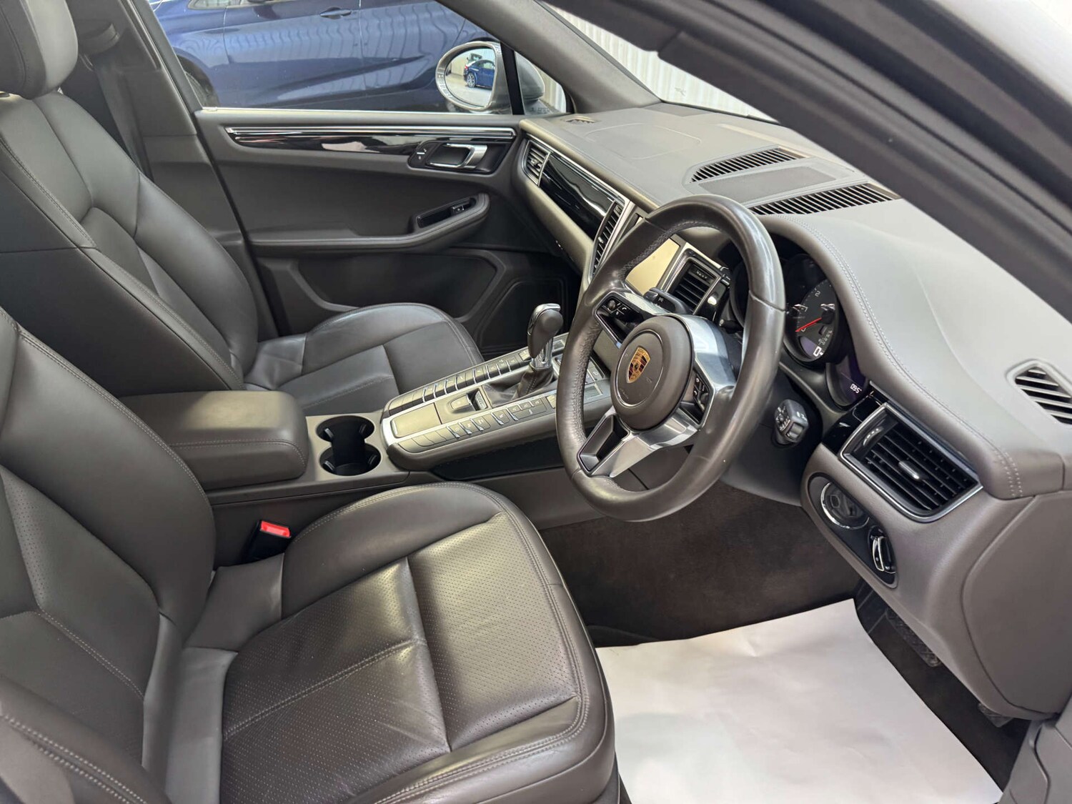 Used Porsche Macan 2015 for sale - 76023345: Photo 50