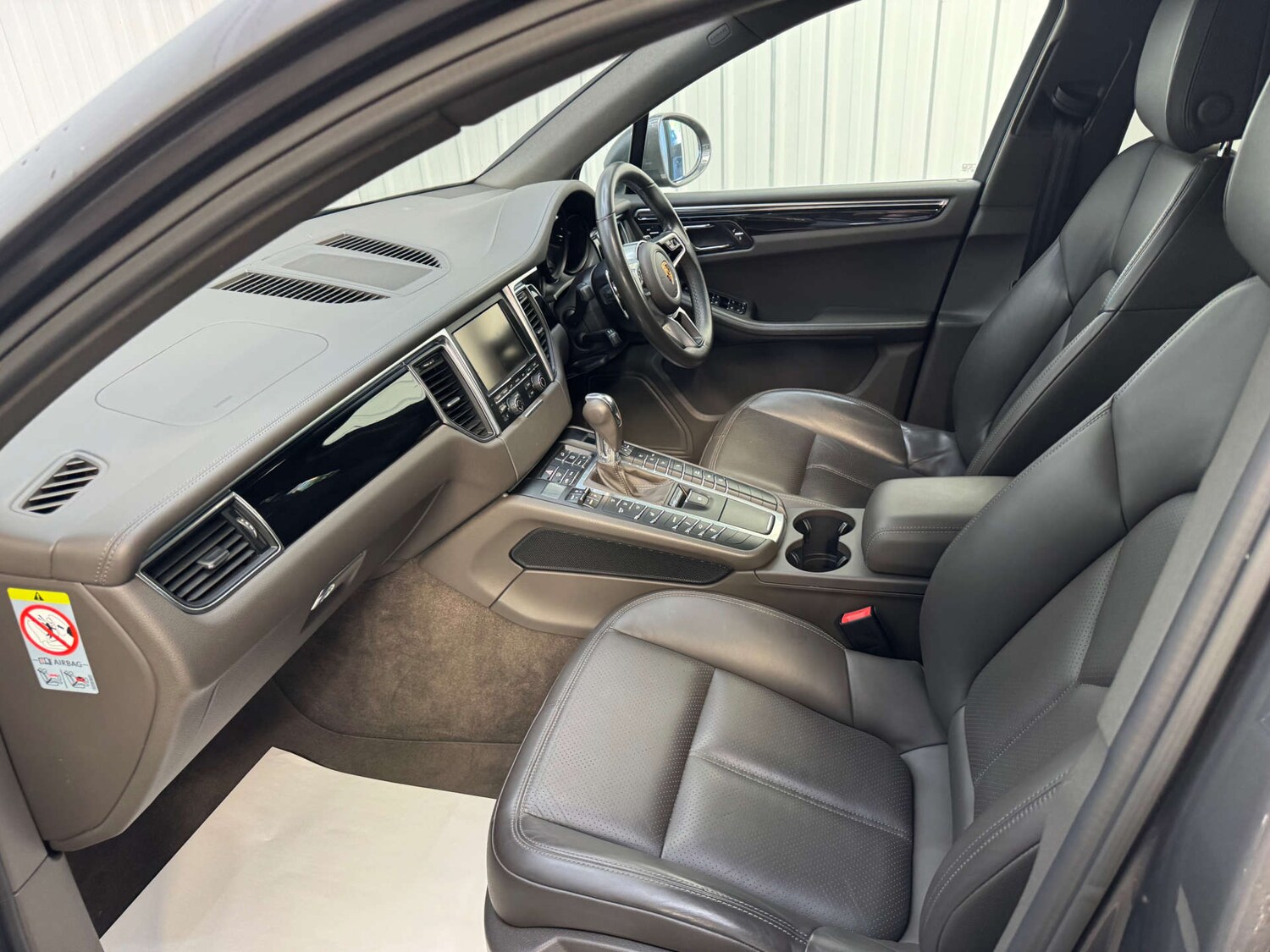 Used Porsche Macan 2015 for sale - 76023345: Photo 55