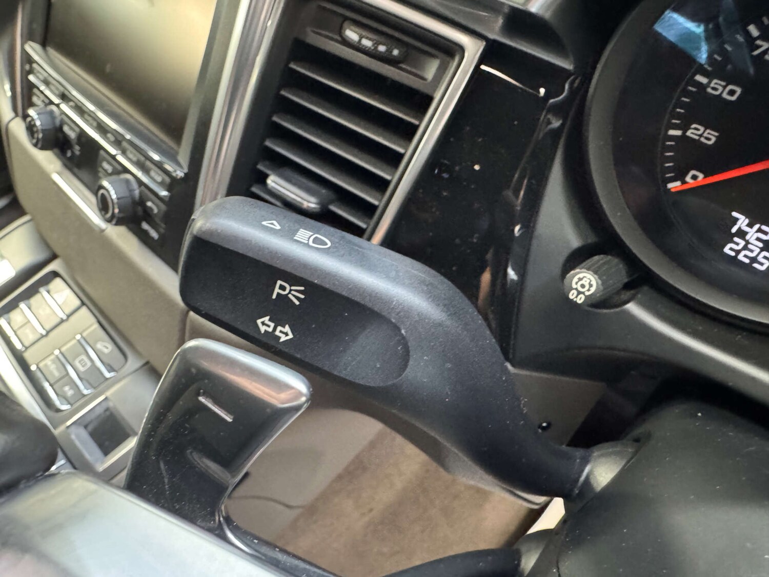 Used Porsche Macan 2015 for sale - 76023345: Photo 73