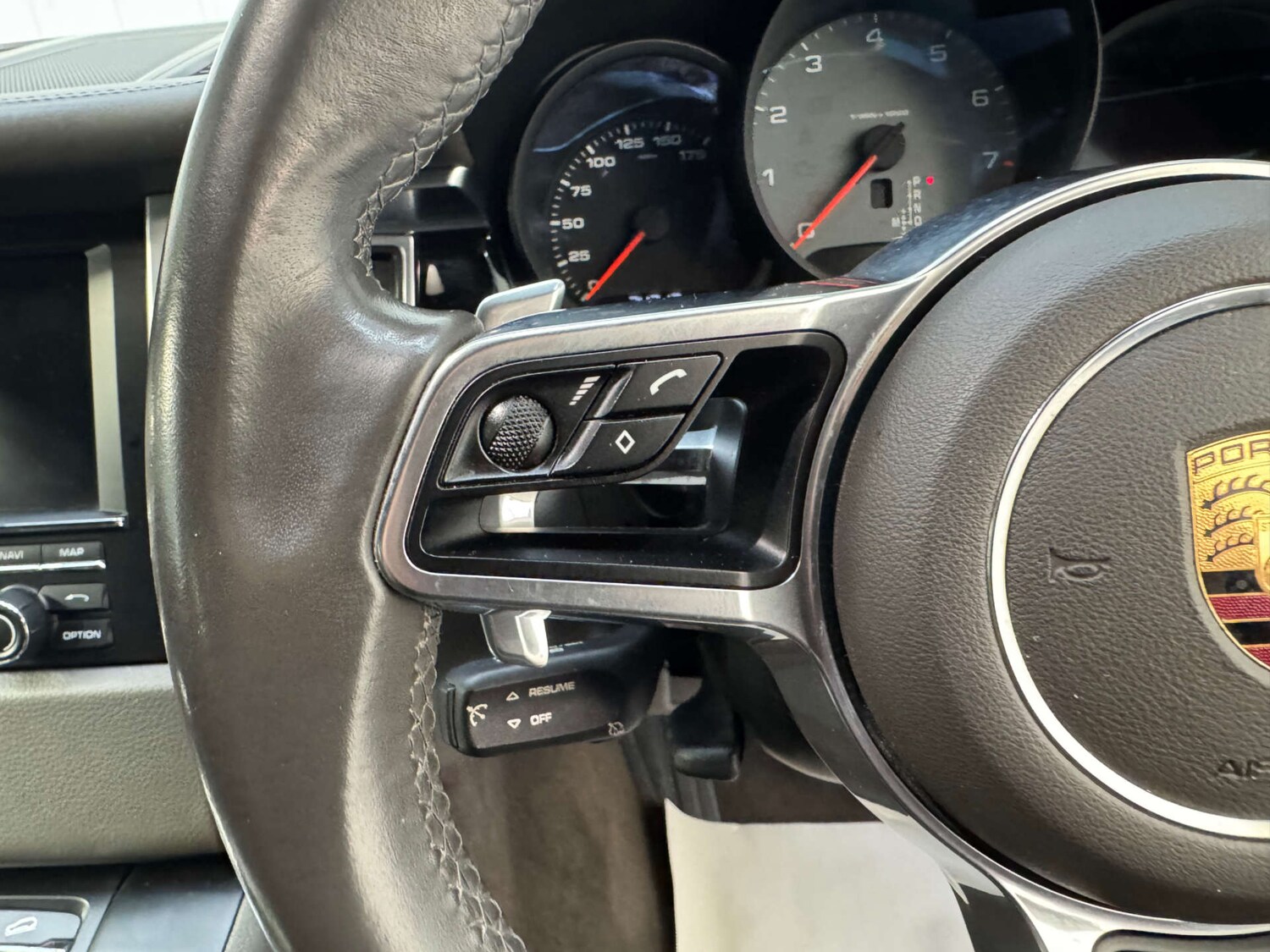 Used Porsche Macan 2015 for sale - 76023345: Photo 74