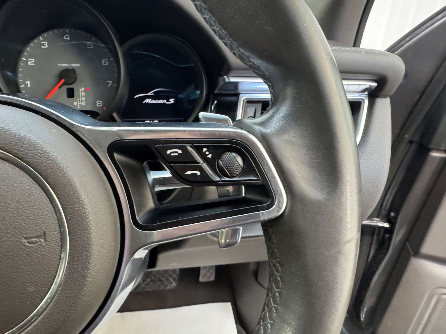 Used Porsche Macan 2015 for sale - 76023345: Photo 77