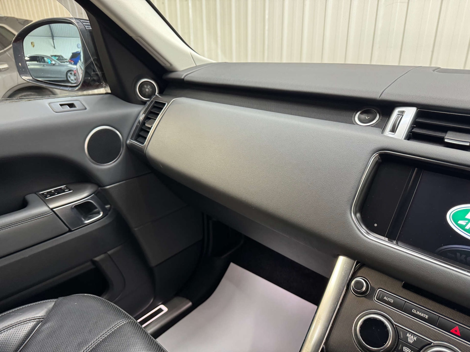 Used Land Rover Range Rover Sport 2015 for sale - 76401888: Photo 89