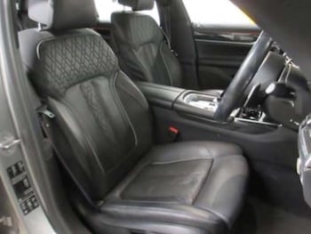 Used BMW 7 Series 2021 for sale - 76005459: Photo