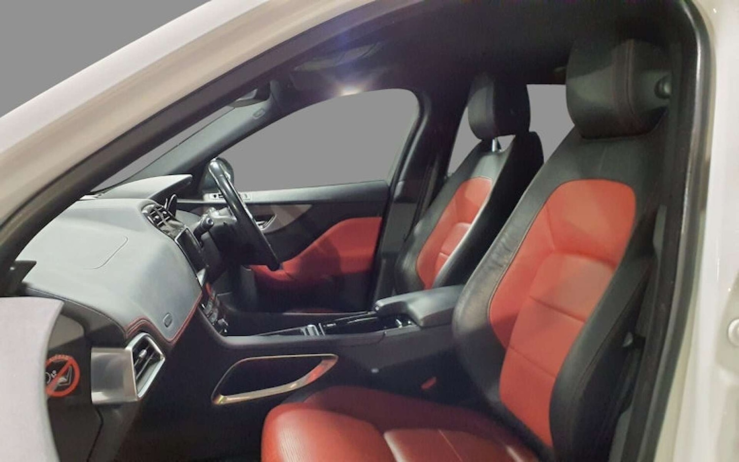 Used Jaguar F-Pace 2016 for sale - 77276690: Photo 4