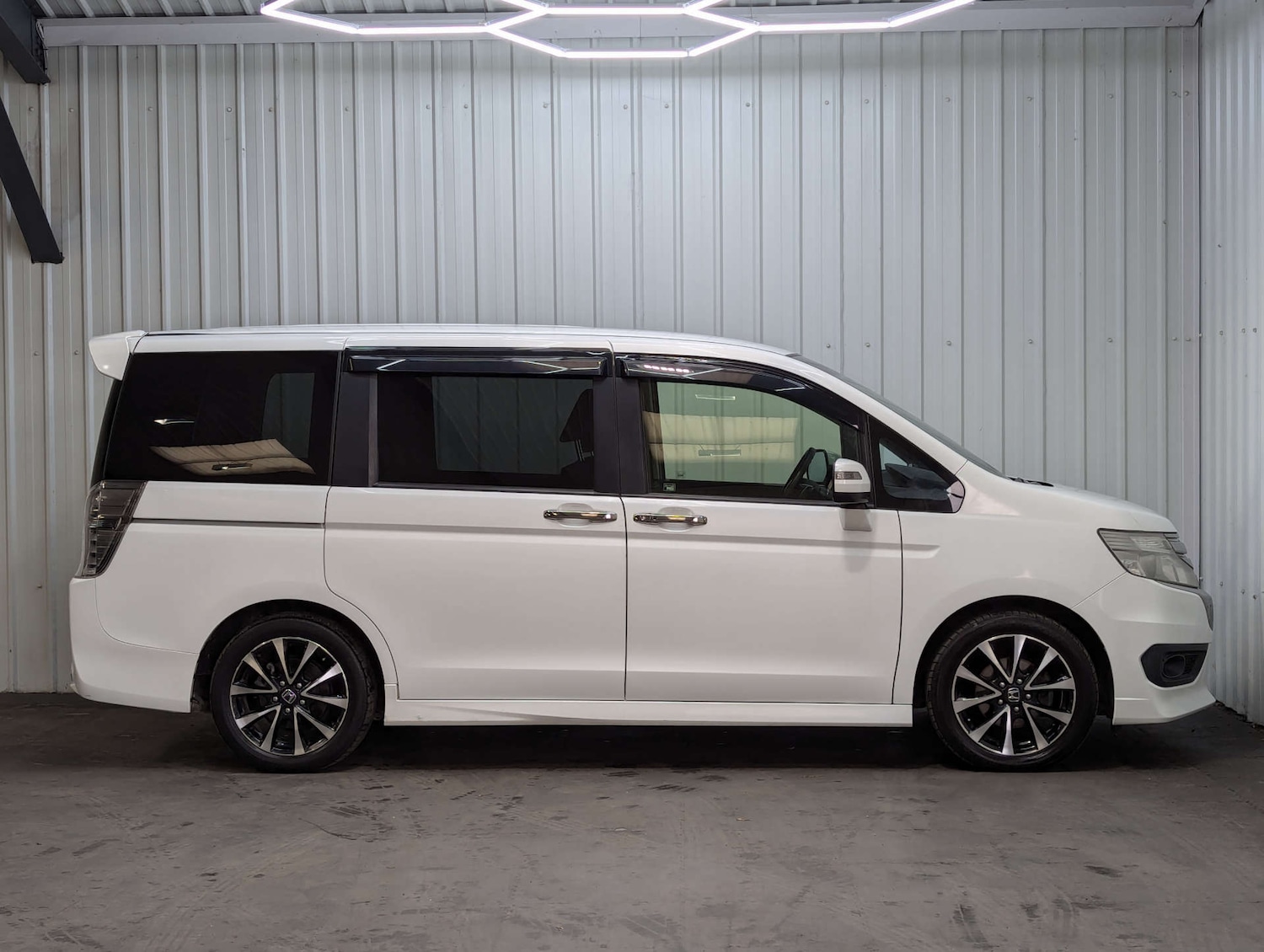 Used Honda Stepwagon 2024 for sale - 76606062: Photo 12