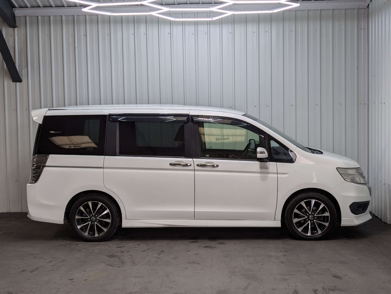 Used Honda Stepwagon 2024 for sale - 76606062: Photo 13