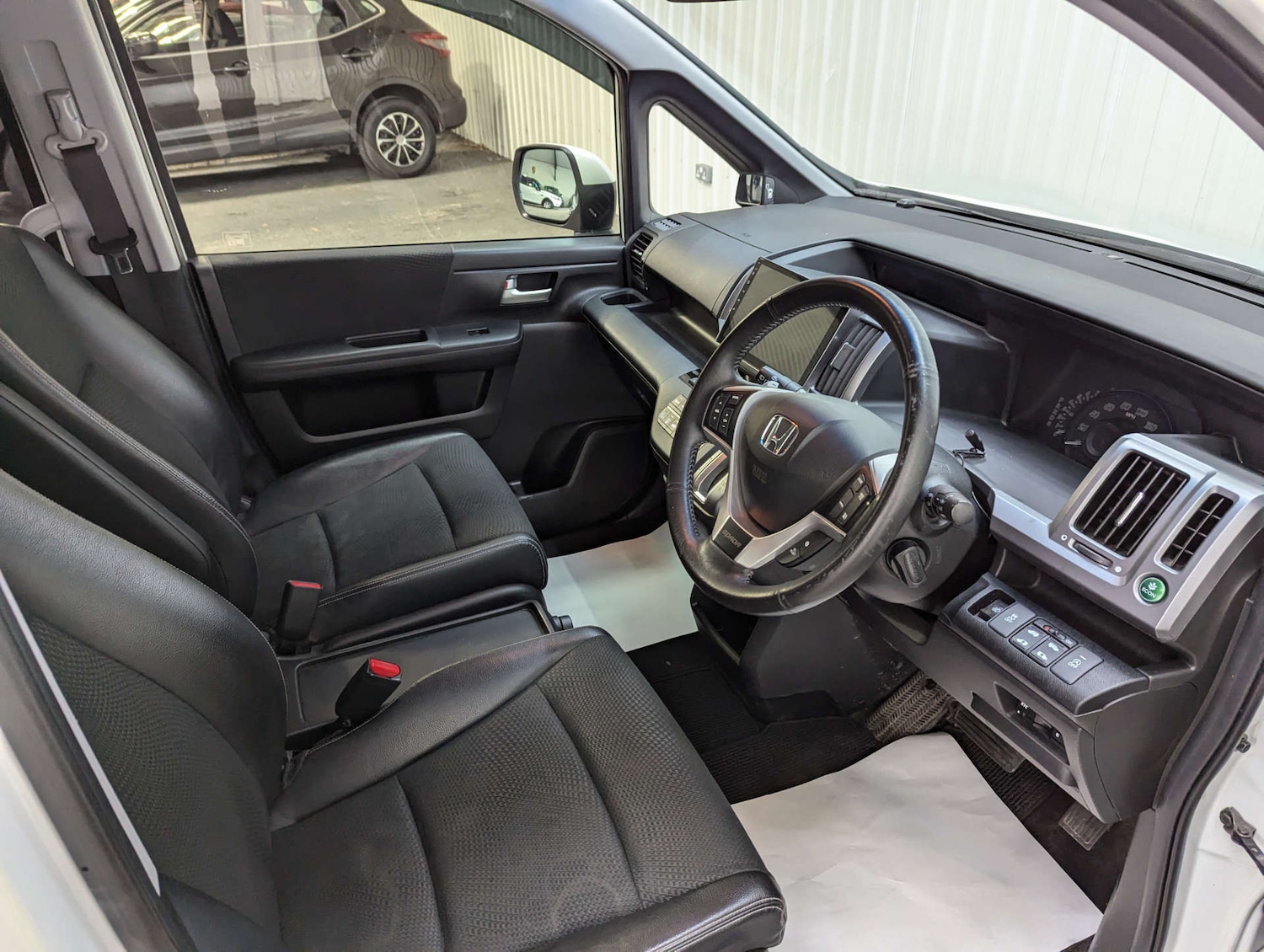 Used Honda Stepwagon 2024 for sale - 76606062: Photo 47