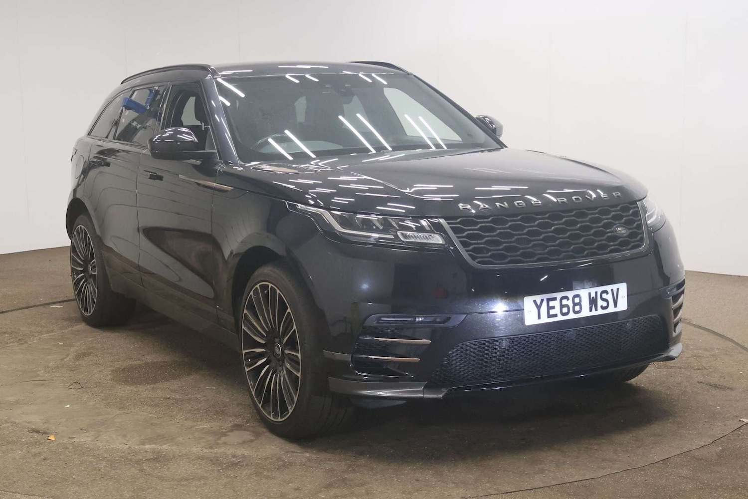 Used Land Rover Range Rover Velar 2018 for sale - 76830010: Photo 1