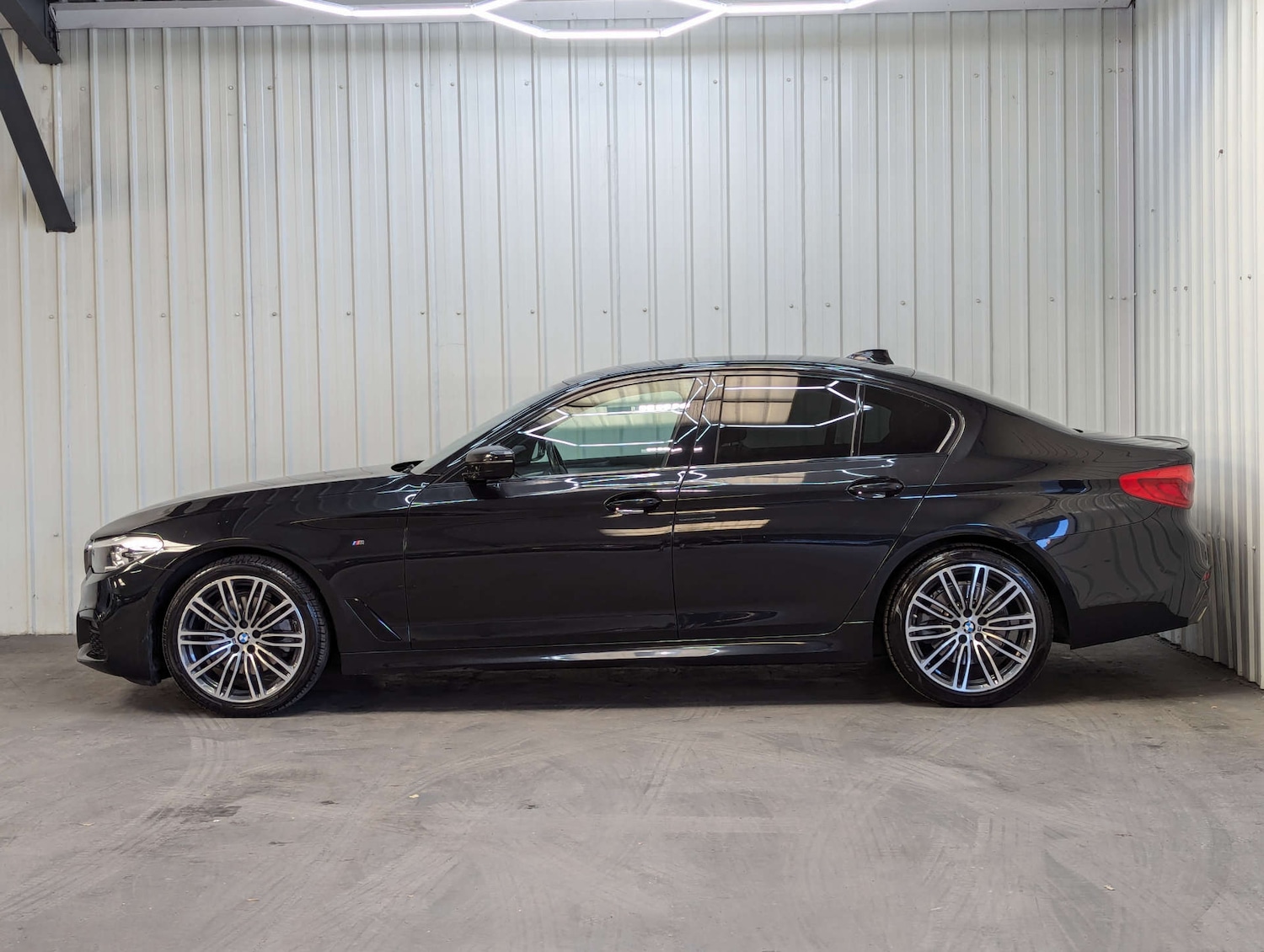 Used BMW 5 Series 2019 for sale - 76363629: Photo 15