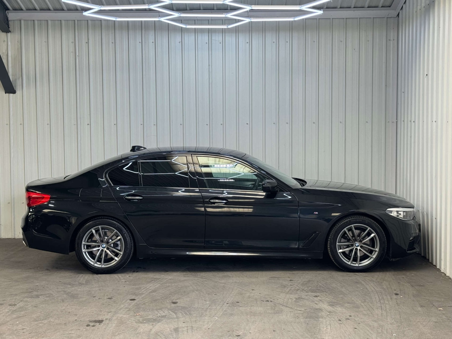 Used BMW 5 Series 2017 for sale - 76600888: Photo 14