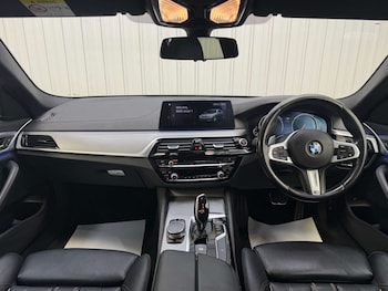 Used BMW 5 Series 2017 for sale - 76600888: Photo