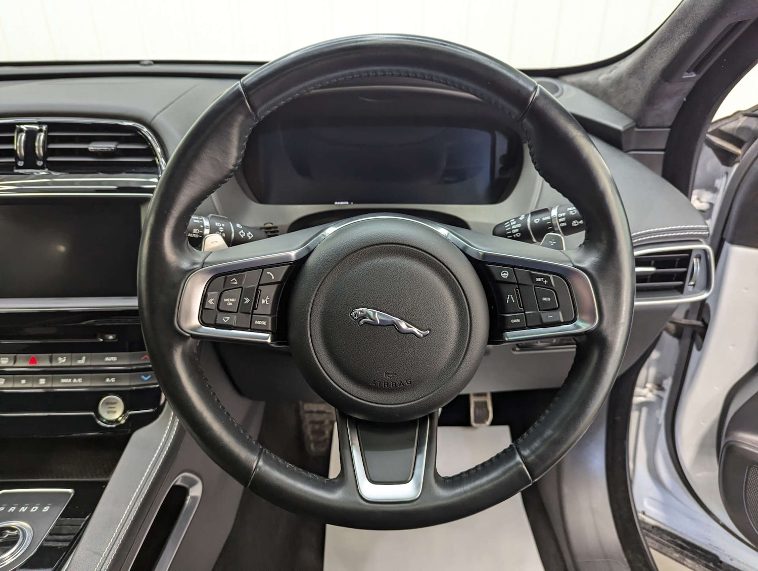 Used Jaguar F-Pace 2020 for sale - 77669314: Photo 71