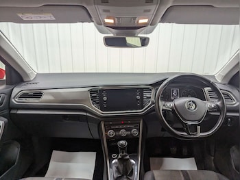Used Volkswagen T-Roc 2018 for sale - 79334896: Photo