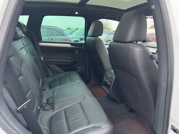 Used Volkswagen Touareg 2015 for sale - 76268745: Photo 24