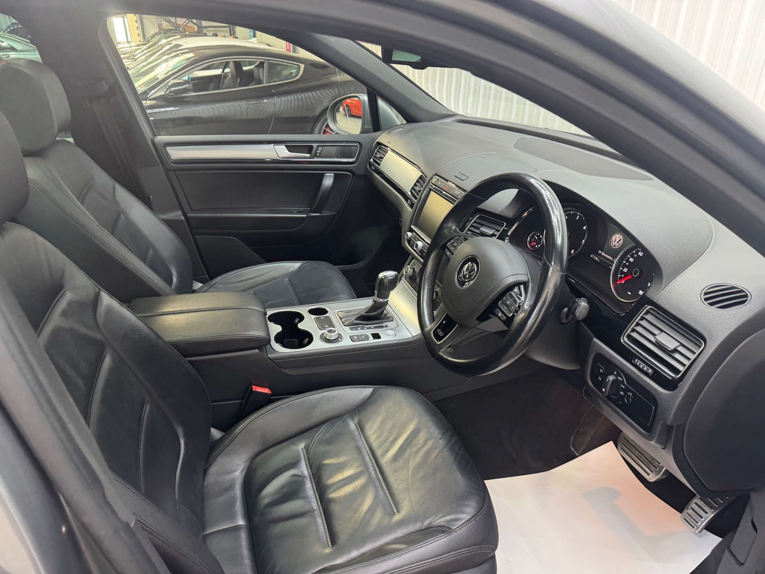 Used Volkswagen Touareg 2015 for sale - 77236257: Photo 49