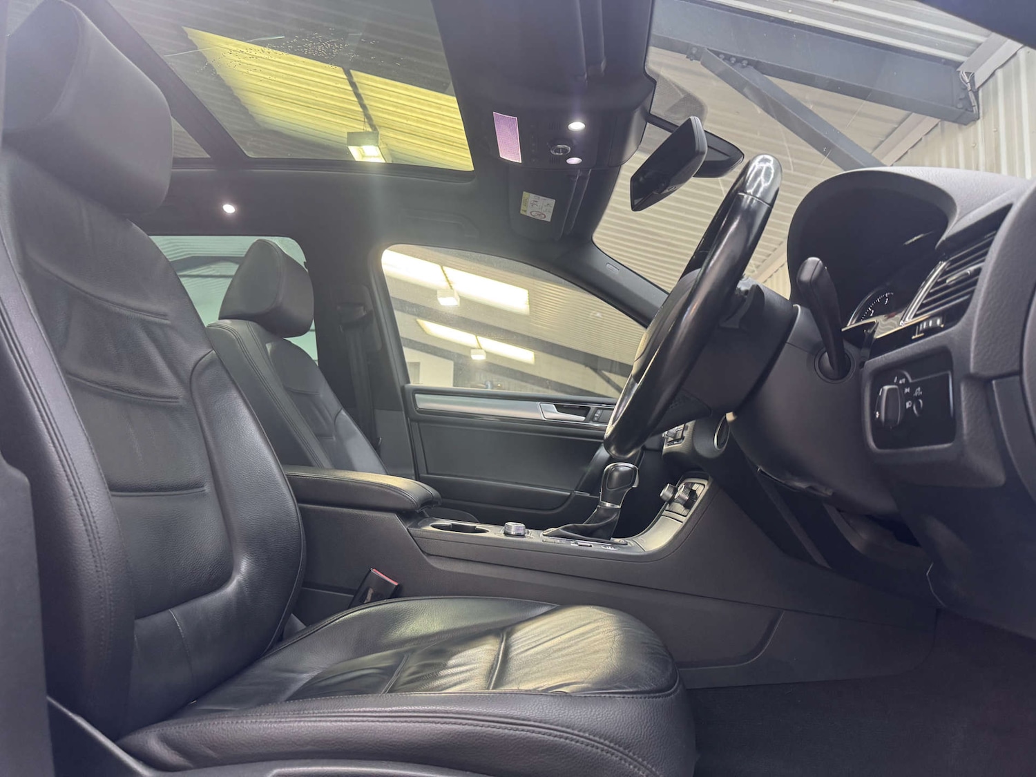 Used Volkswagen Touareg 2015 for sale - 77236257: Photo 52