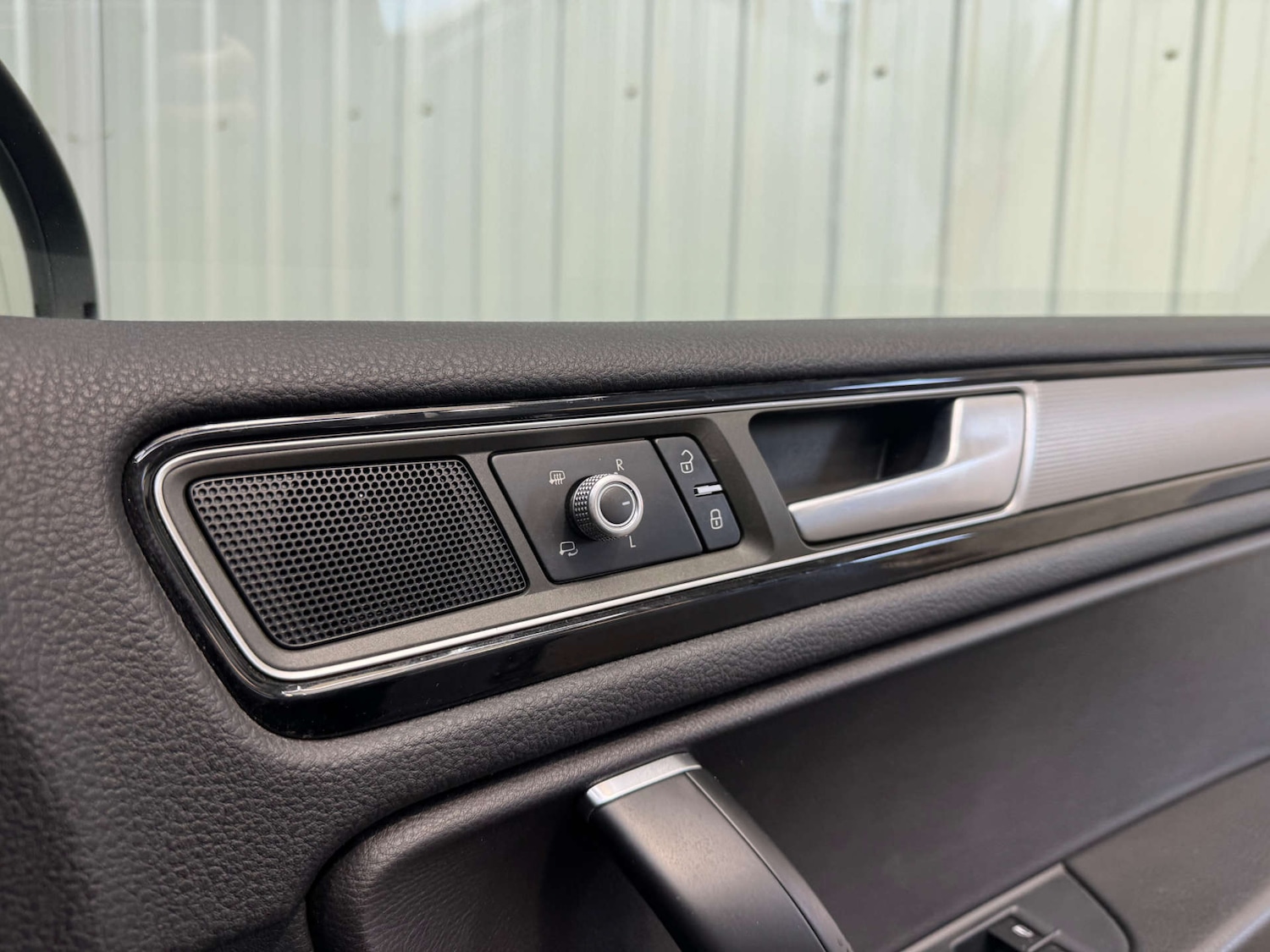 Used Volkswagen Touareg 2015 for sale - 77236257: Photo 79