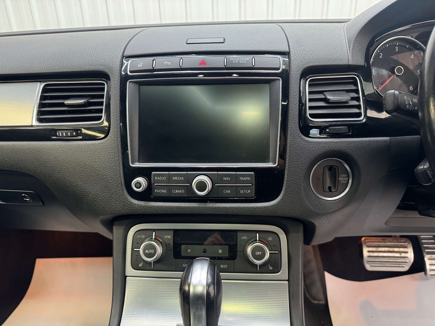 Used Volkswagen Touareg 2015 for sale - 77236257: Photo 83