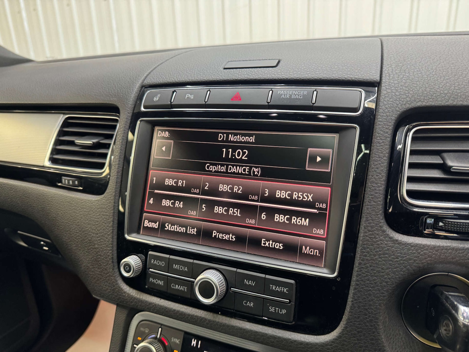 Used Volkswagen Touareg 2015 for sale - 77236257: Photo 87