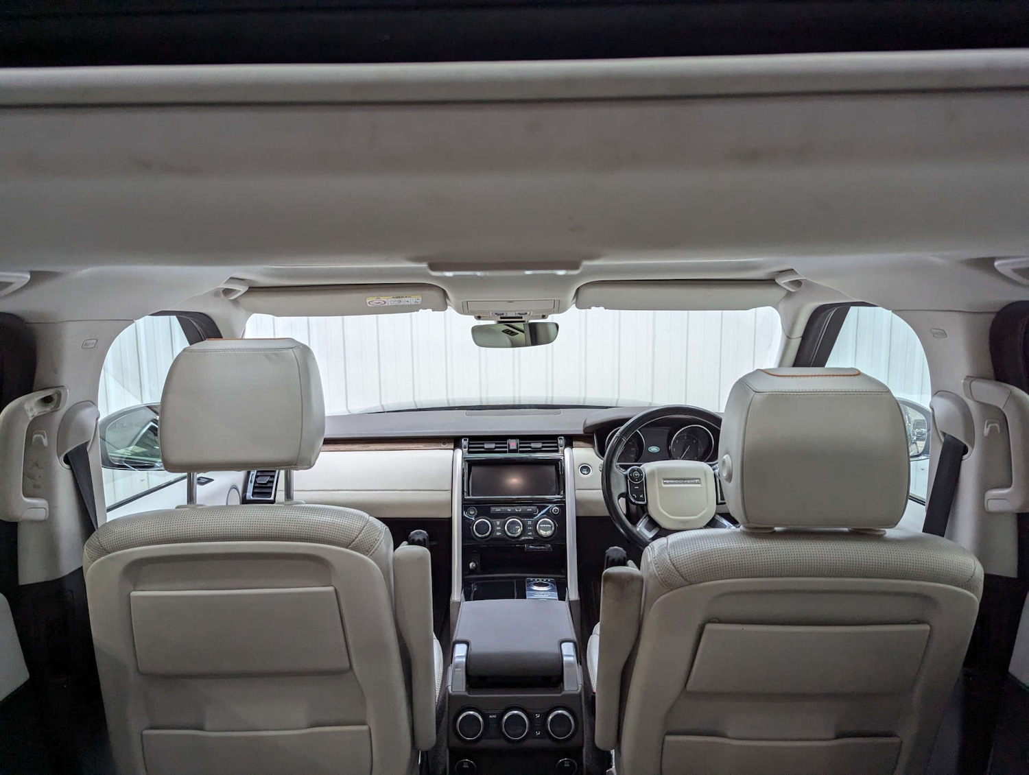 Used Land Rover Discovery 2017 for sale - 76471359: Photo 44