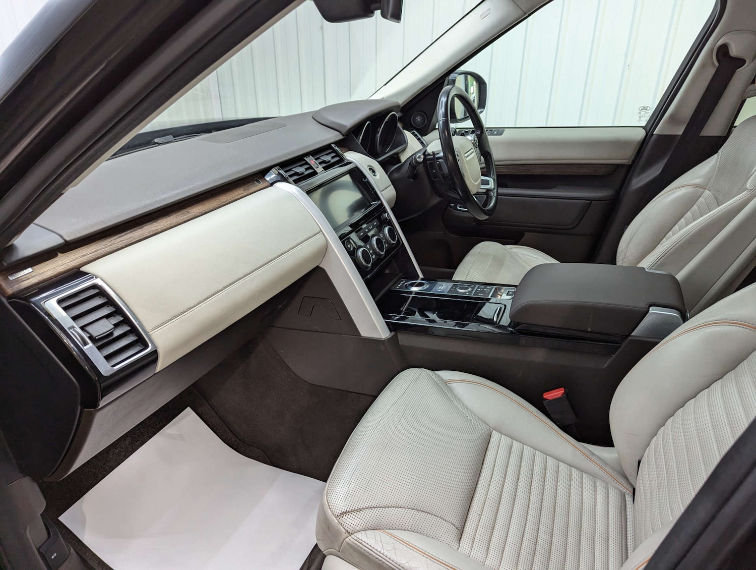 Used Land Rover Discovery 2017 for sale - 76471359: Photo 53