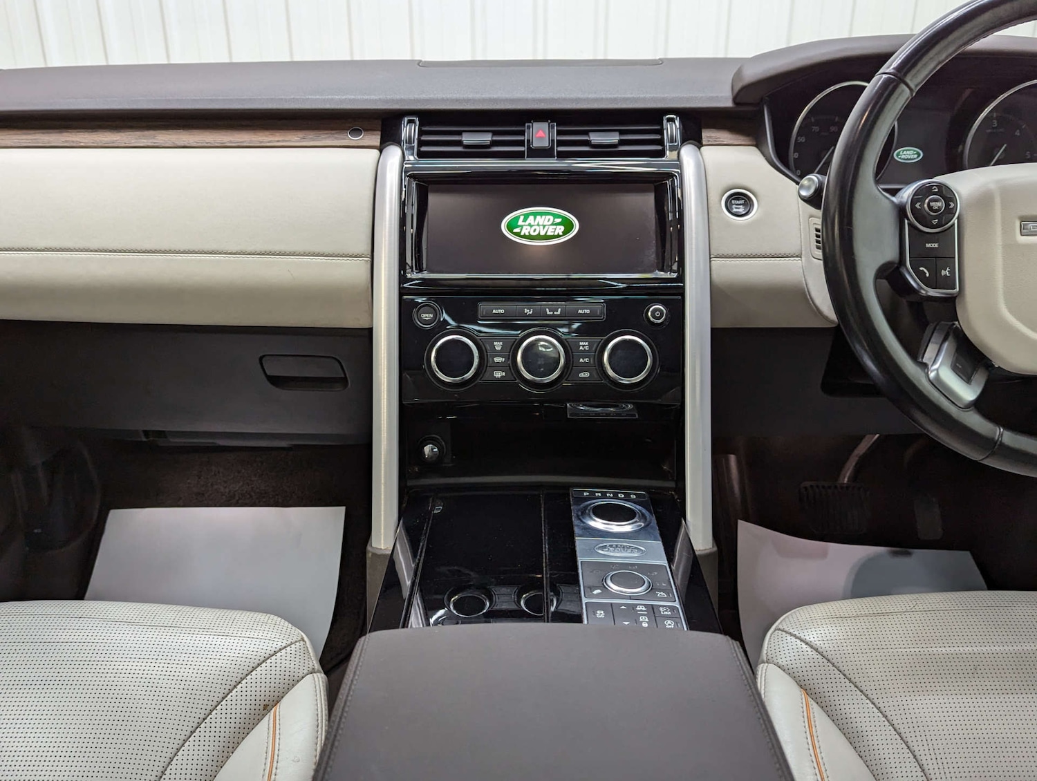 Used Land Rover Discovery 2017 for sale - 76471359: Photo 83