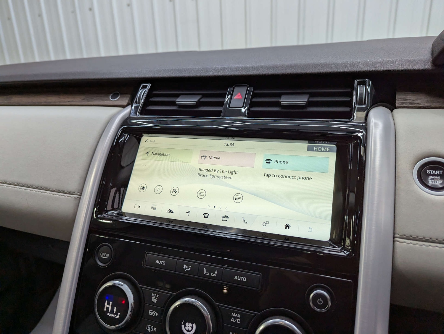 Used Land Rover Discovery 2017 for sale - 76471359: Photo 86