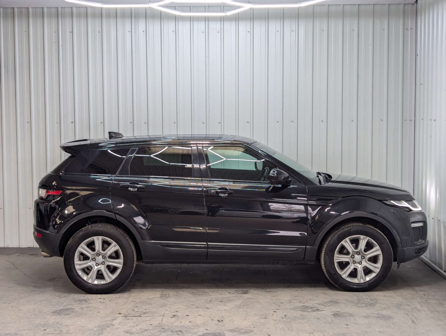 Used Land Rover Range Rover Evoque 2017 for sale - 77964810: Photo 15