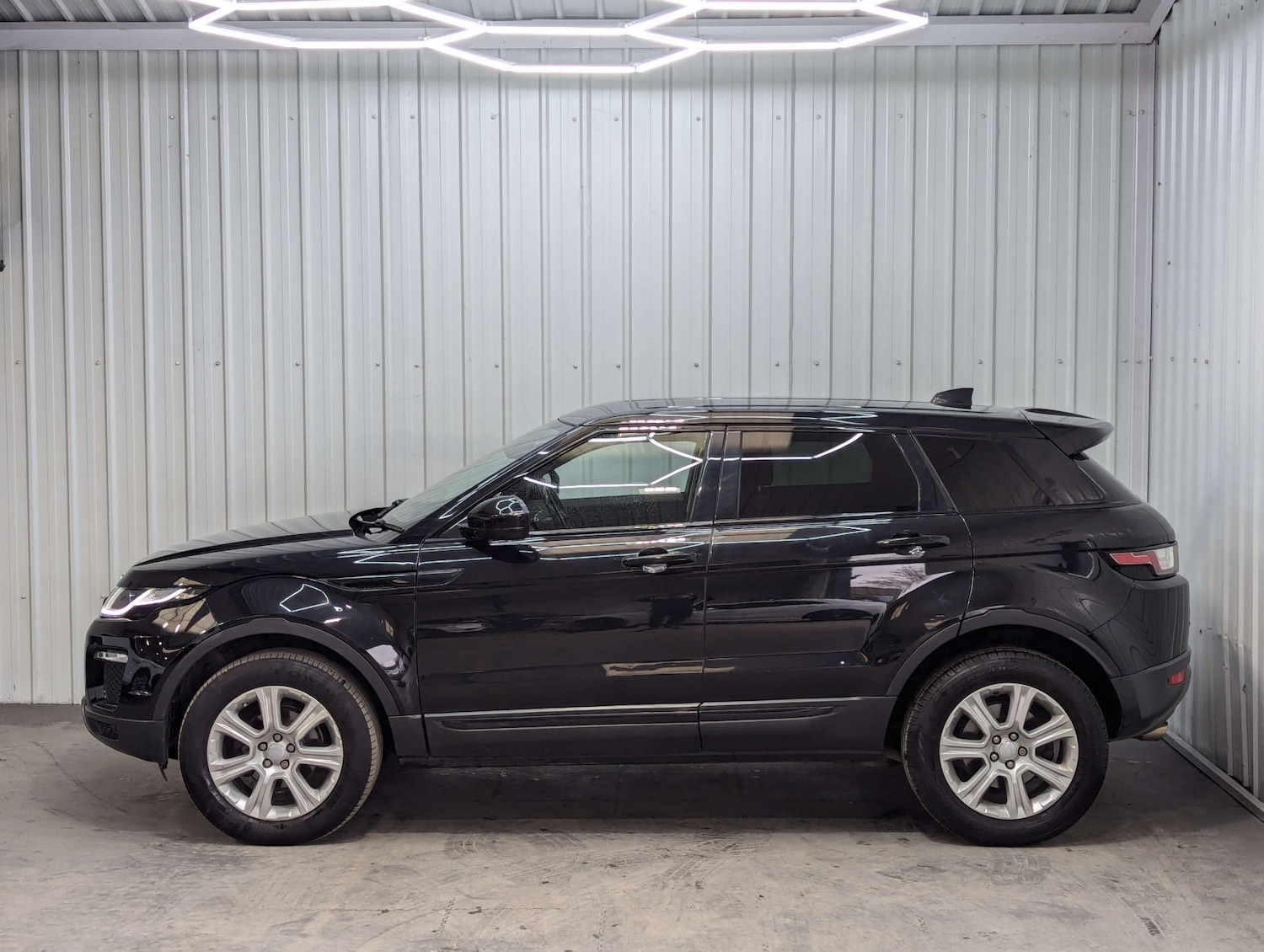 Used Land Rover Range Rover Evoque 2017 for sale - 77964810: Photo 18