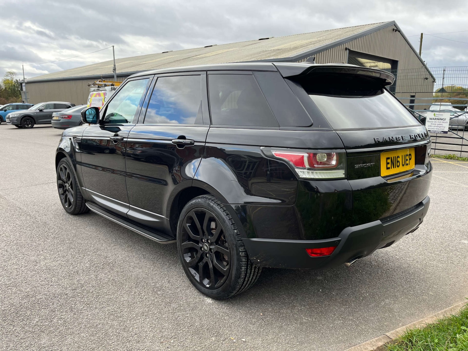 Used Land Rover Range Rover Sport 2016 for sale - 76401878: Photo 11