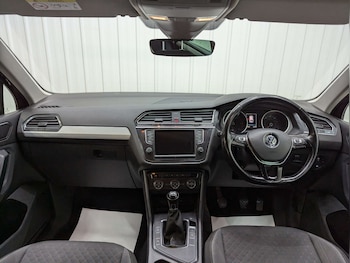 Used Volkswagen Tiguan 2017 for sale - 76278131: Photo 2