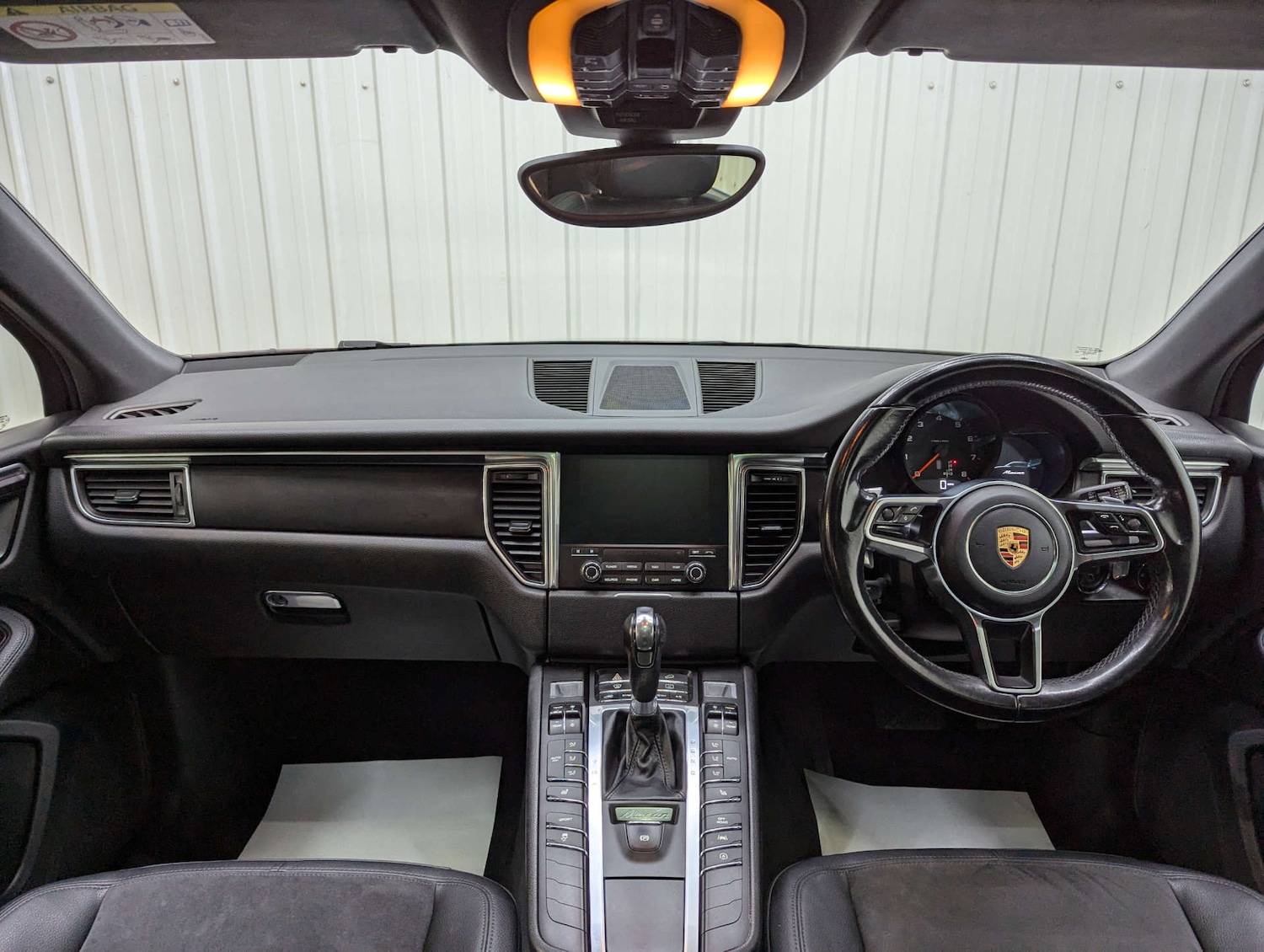 Used Porsche Macan 2016 for sale - 76278169: Photo 2