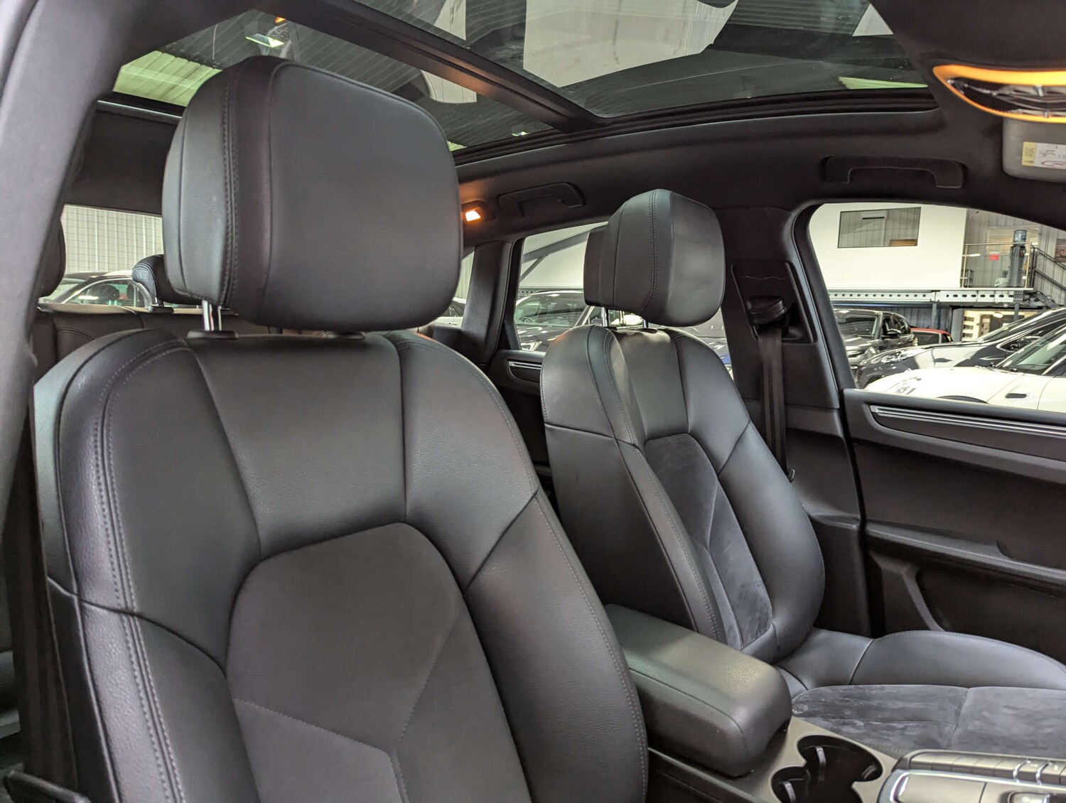 Used Porsche Macan 2016 for sale - 76278169: Photo 51